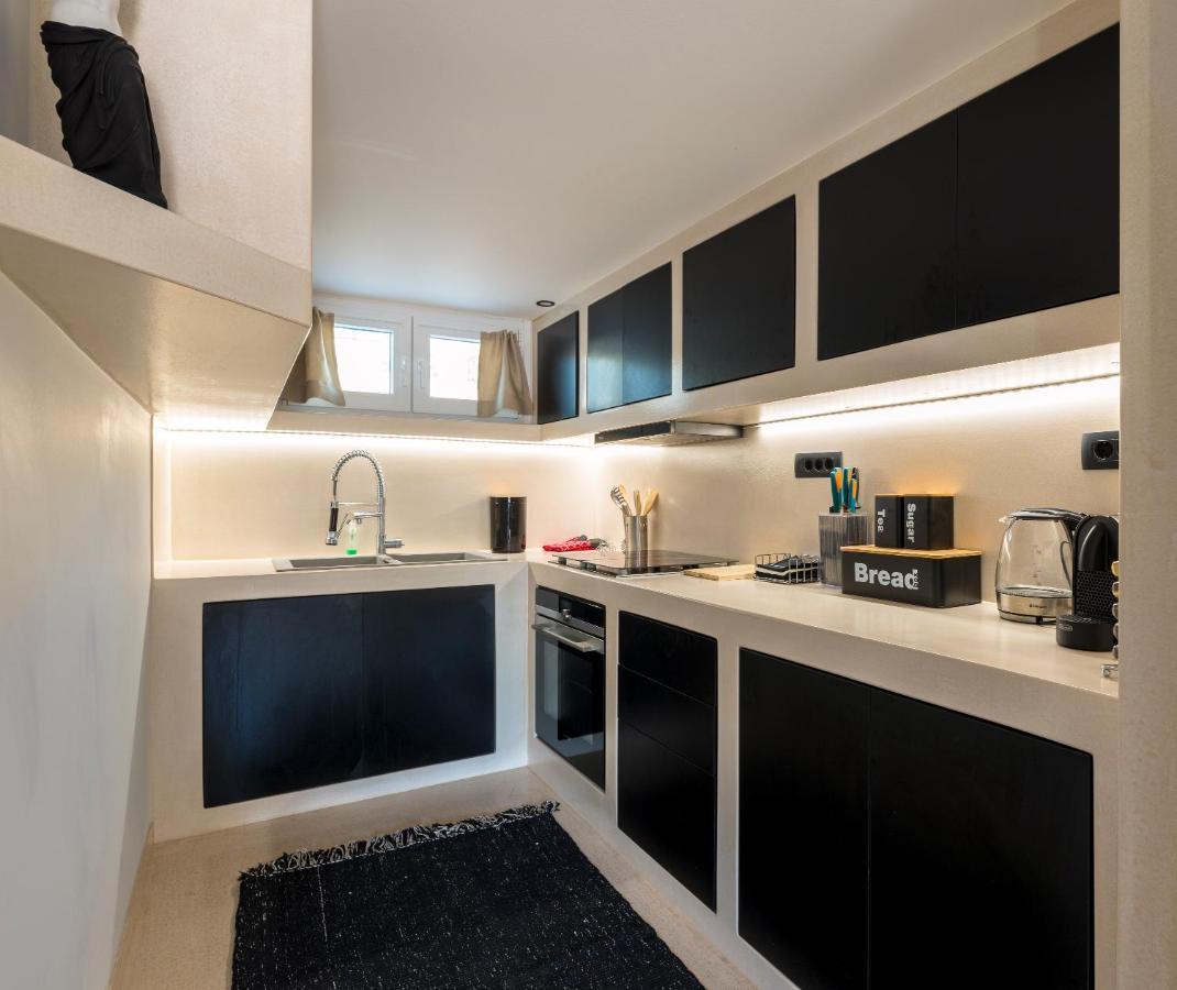 Black And White Apartment ポロニア エクステリア 写真