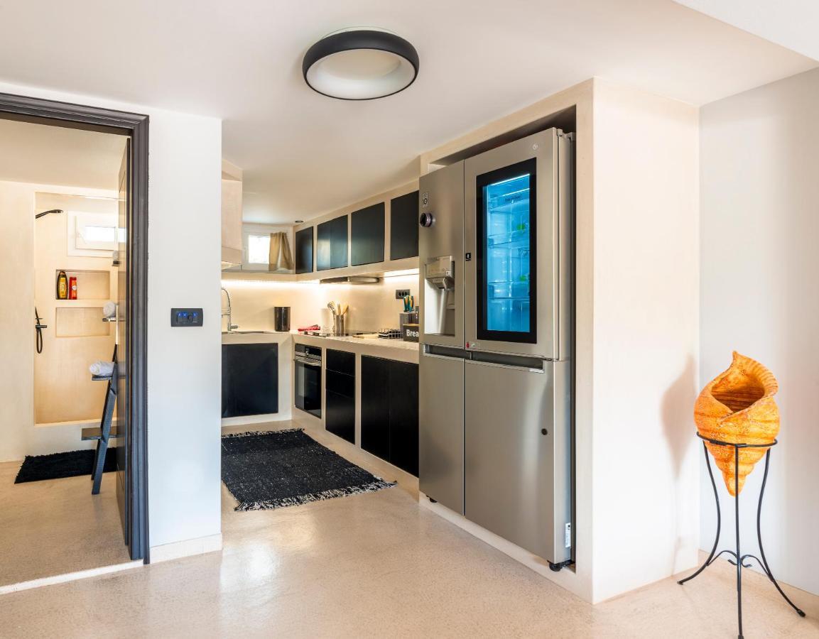Black And White Apartment ポロニア エクステリア 写真
